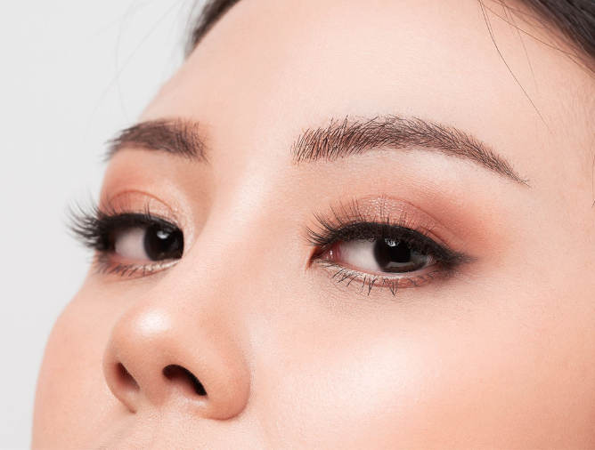 Asian blepharoplasty consultation and eyelid surgery planning